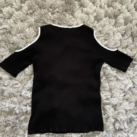 ROZ & ALI Black & White Cold Shoulder Top Medium - Picture 4 of 11